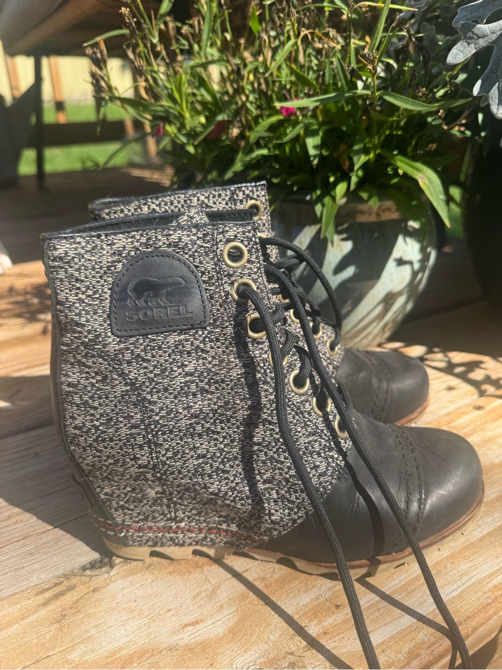 Womans Sorel wedge lace up boot